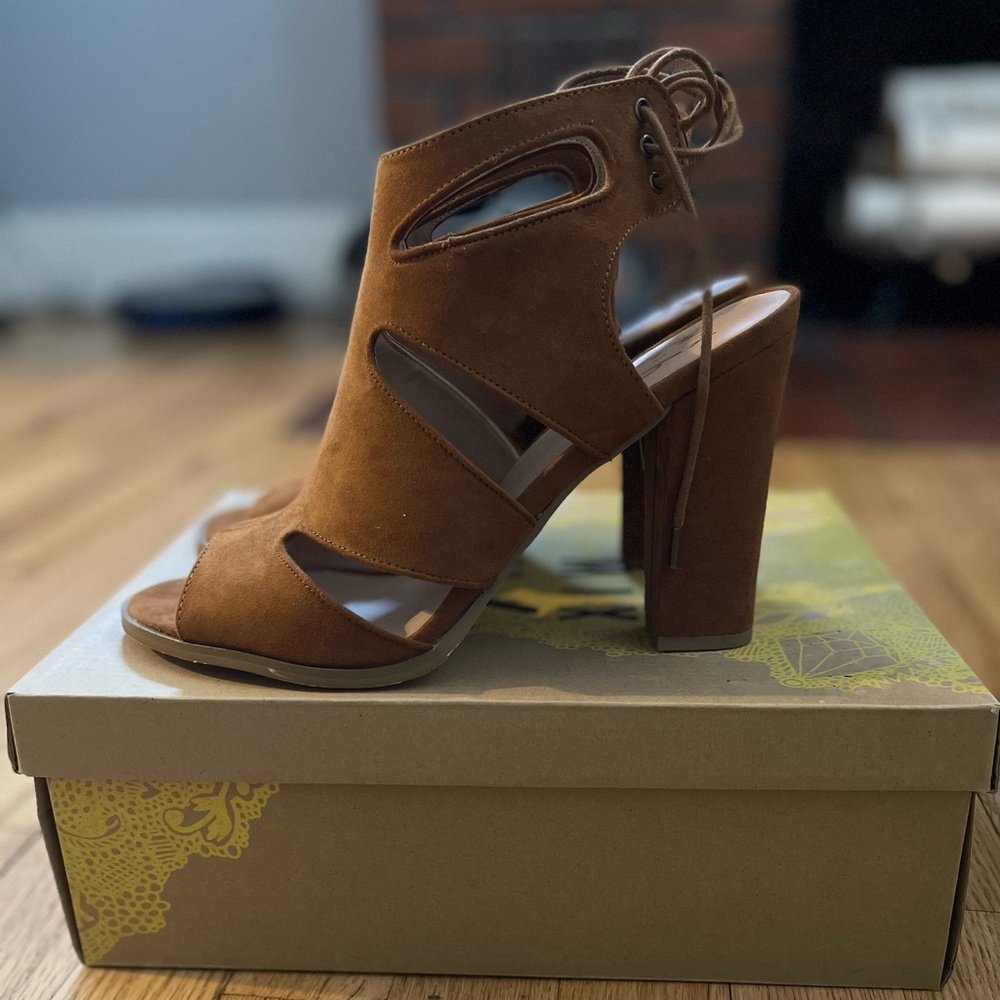 Women’s Brown Chunky Heel